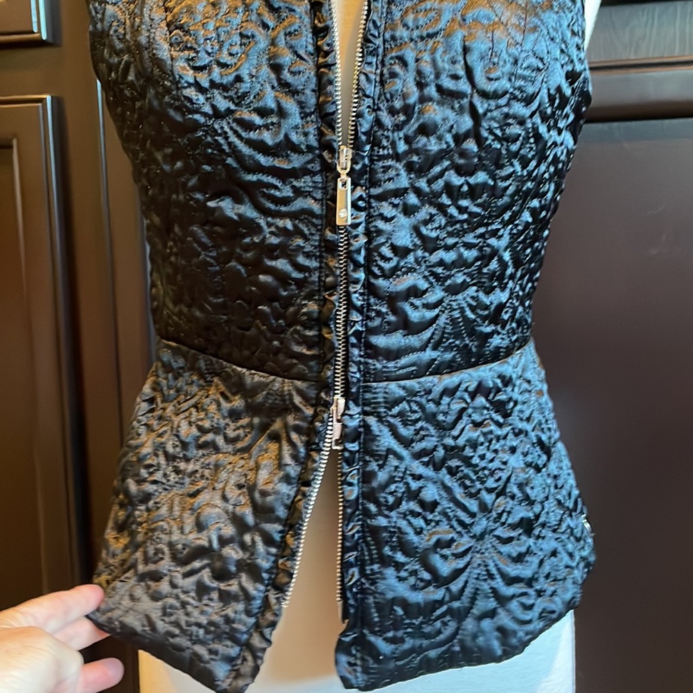 WHBM Thin Quilted Outer Vest Black - Picture 6 of 10